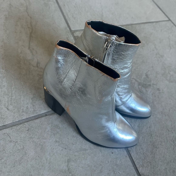 ALEXANDER WANG: Metallic Floating Heel Zip Bootie - Picture 4 of 11